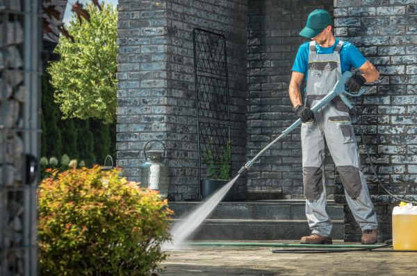 Cost of Outside House Cleaning in Carlsbad